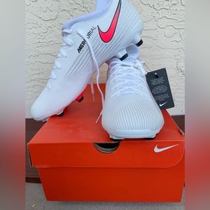 Nike Dynamic Fit Mercurial firm-Grounded Soccer Clears